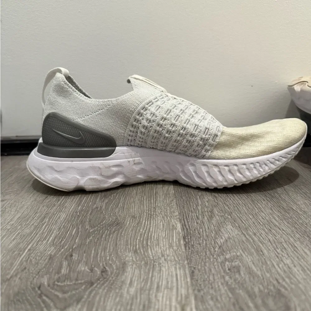 Nike White and Gray Flyknit Sneakers